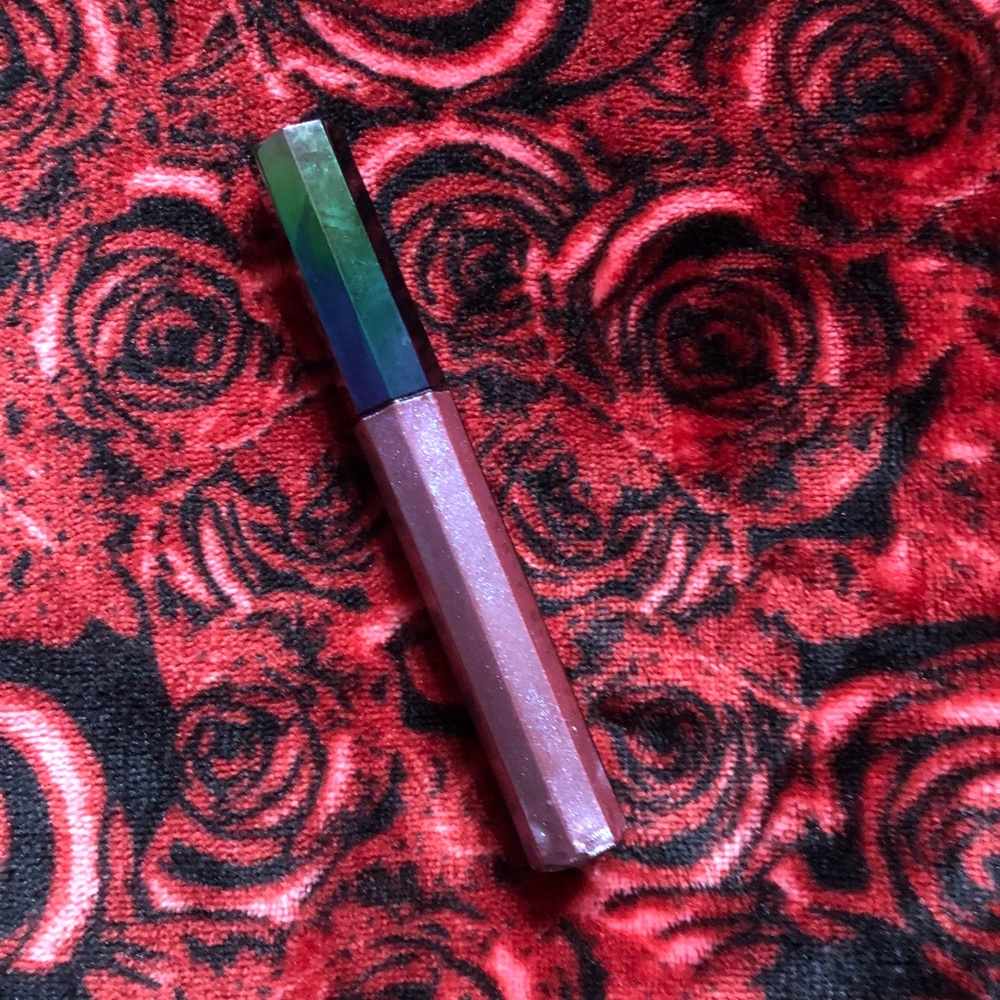 Fenty beauty gal on the moon